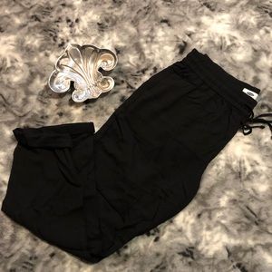 🖤OLD NAVY🖤 Black drawstring capris